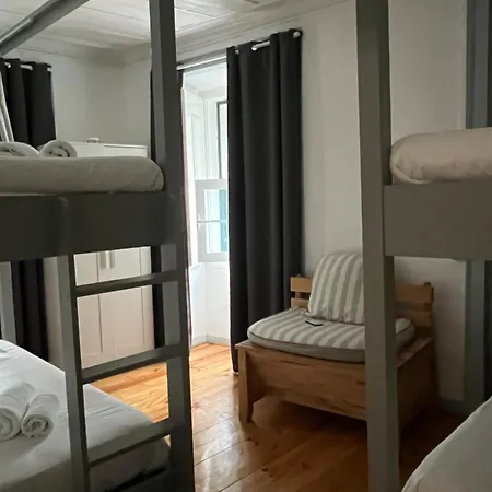 Alface Hall Hostel & Bar-3